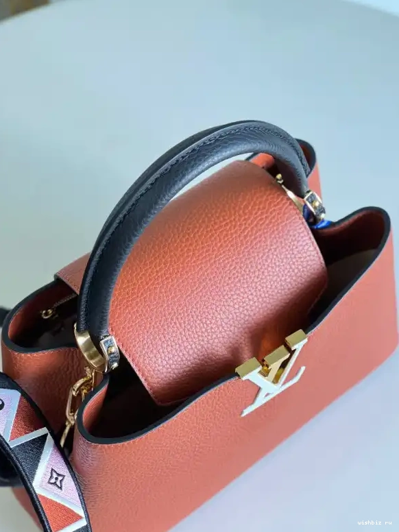 WIS CAPUCINES LOUIS VUITTON MM 0701